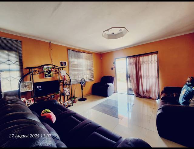 3 BEDROOM HOUSE FOR SALE IN HOWICK WEST